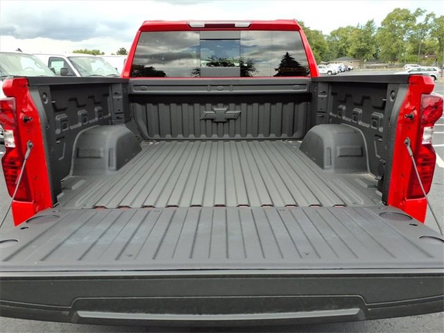 2025 Chevrolet Silverado 1500 LT photo 4