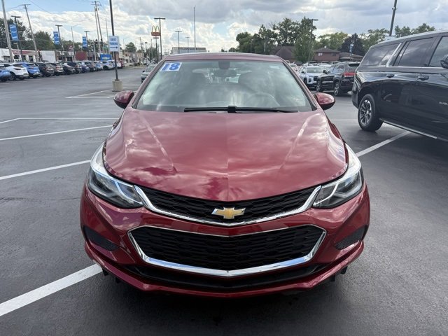 2018 Chevrolet Cruze LT photo 2