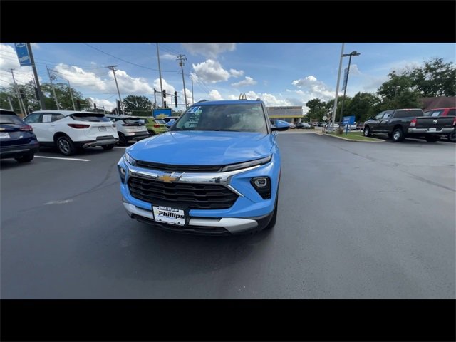 2024 Chevrolet Trailblazer LT photo 3