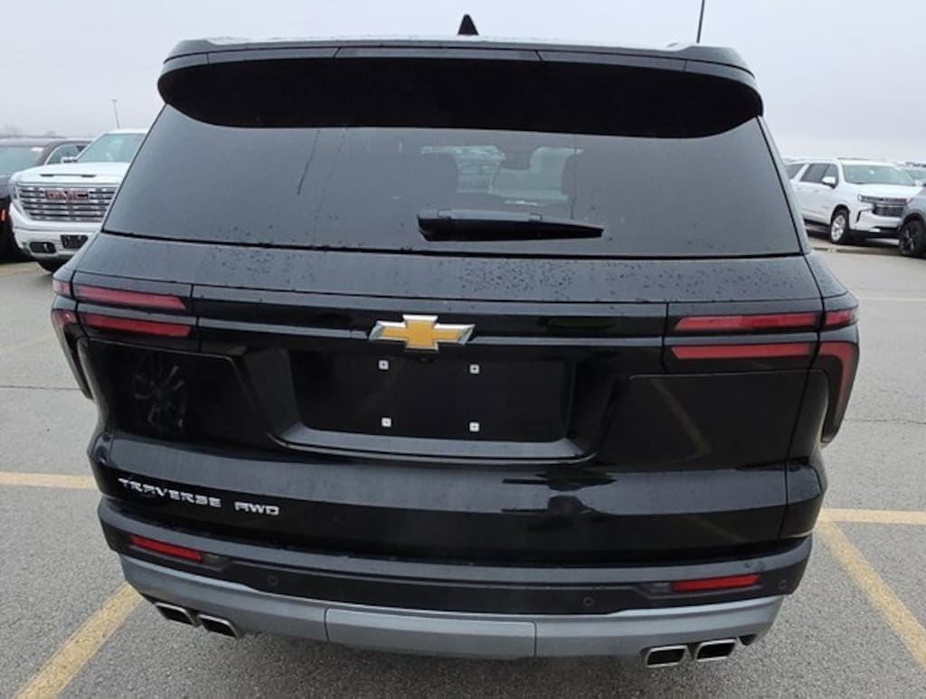 Used 2025 Chevrolet Traverse LT SUV