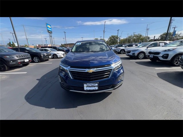 2022 Chevrolet Equinox LT photo 3