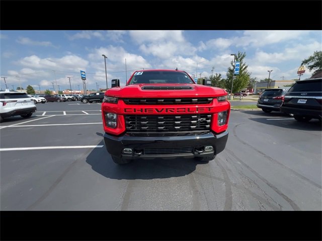 2022 Chevrolet Silverado 2500HD Custom photo 3