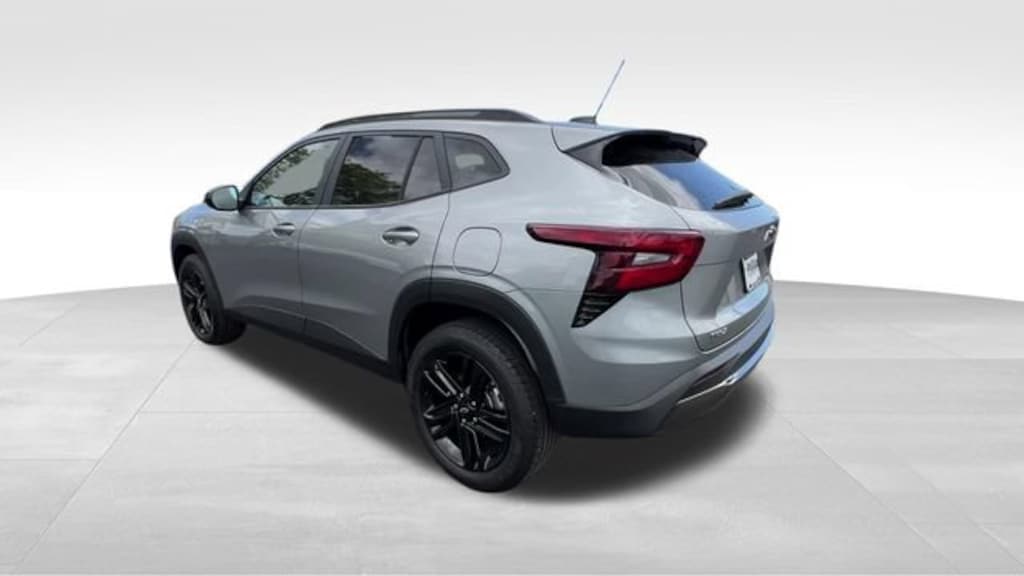 Used 2025 Chevrolet Trax Activ SUV