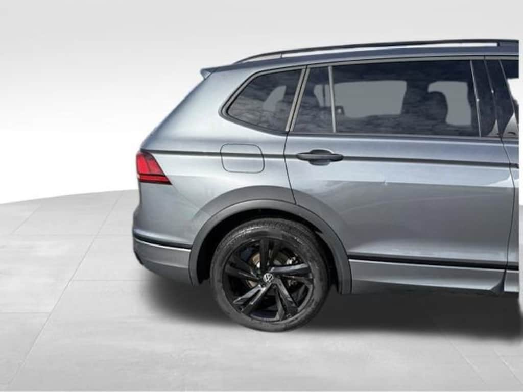 Used 2023 Volkswagen Tiguan 2.0T SE R-Line Black SUV