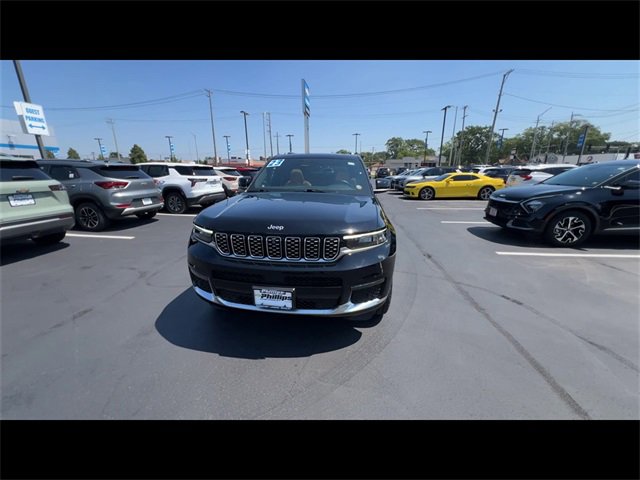 2023 Jeep Grand Cherokee L Summit photo 2