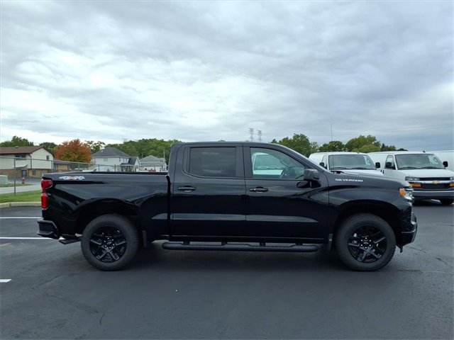 2026 Chevrolet Silverado 1500 RST photo 2