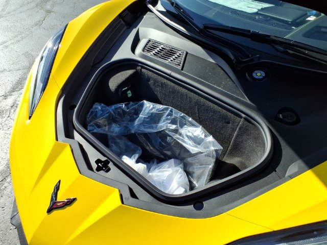 2027 Chevrolet Corvette 2LZ - Photo 8