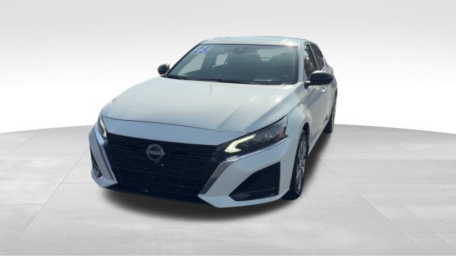 Used 2025 Nissan Altima S FWD Sedan
