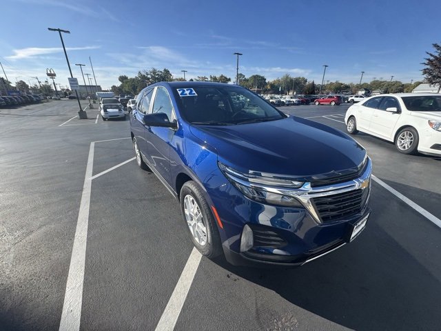 2022 Chevrolet Equinox LT photo 3