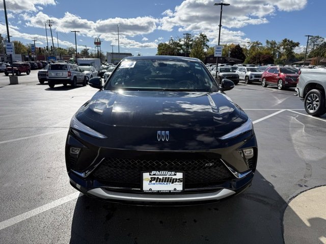 2024 Buick Envista ST photo 2