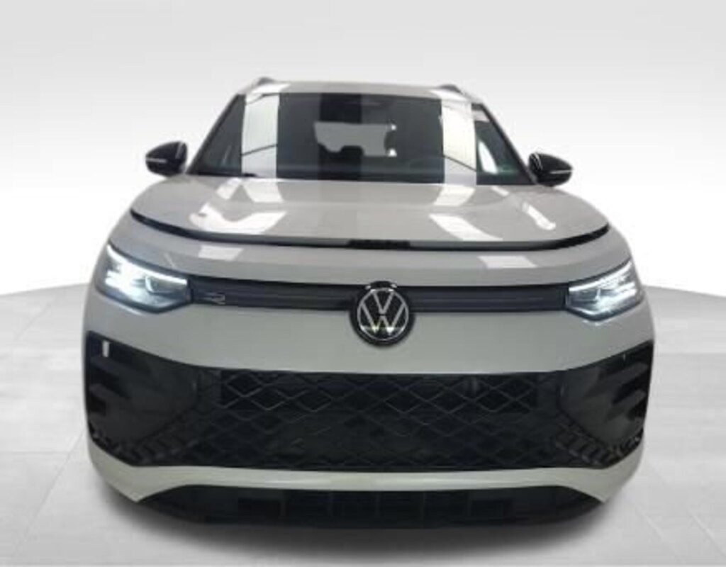 Used 2025 Volkswagen Tiguan SE R-Line Black