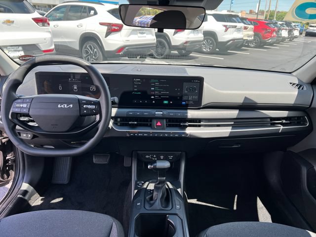 2025 Kia K4 LX - Photo 14