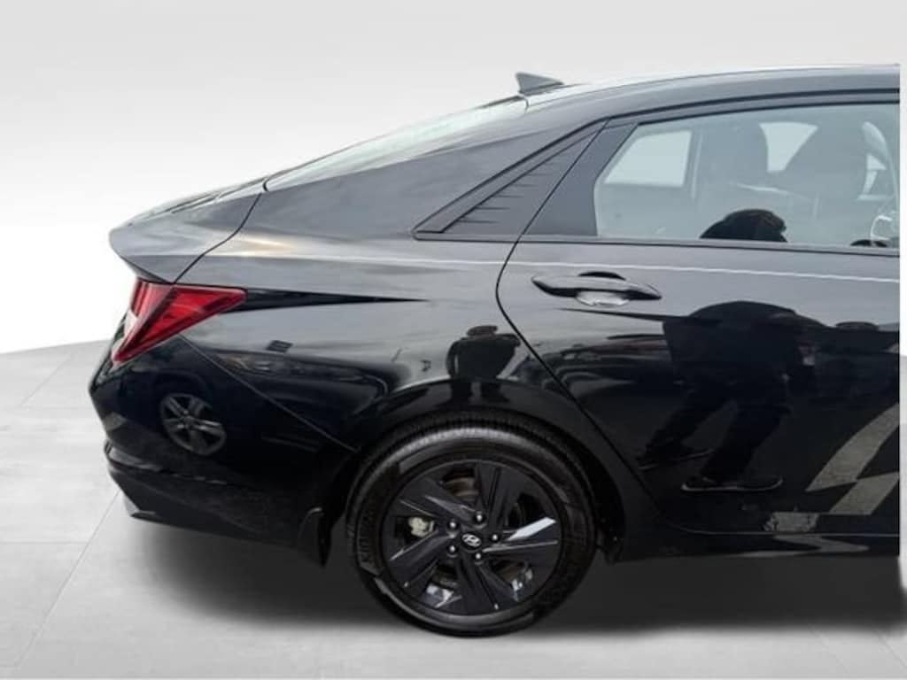 Used 2023 Hyundai Elantra SEL Sedan