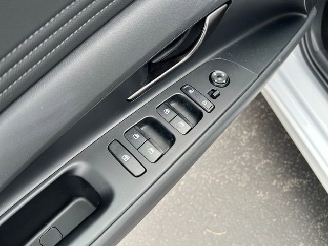 2025 Hyundai Elantra SEL - Photo 13