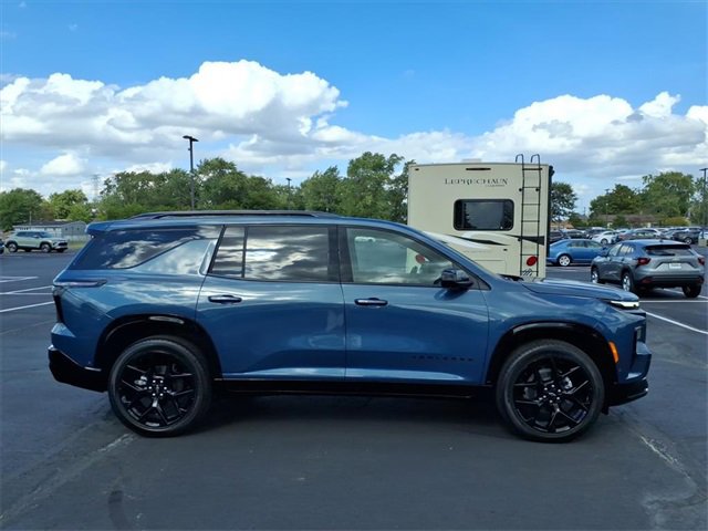 2026 Chevrolet Traverse RS photo 2