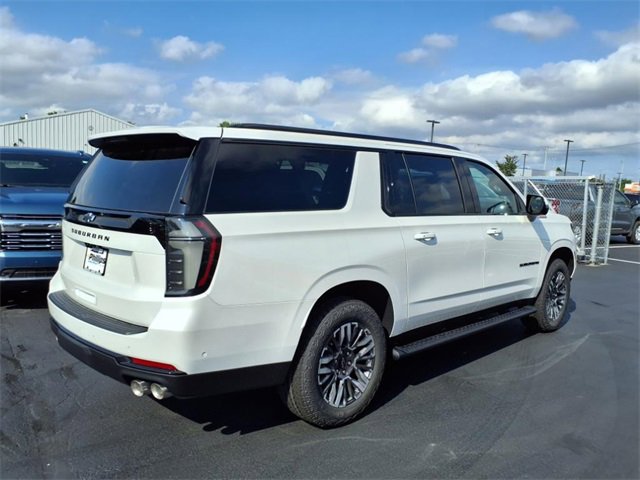 2025 Chevrolet Suburban Z71 photo 3