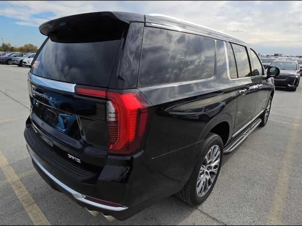 Used 2025 GMC Yukon XL Denali SUV