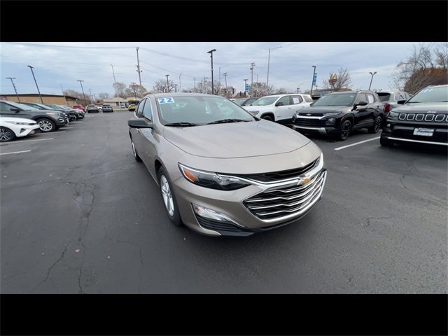 2022 Chevrolet Malibu LS photo 2