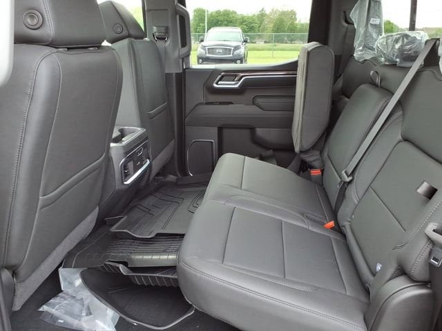 2026 Chevrolet Silverado 1500 LTZ - Photo 9