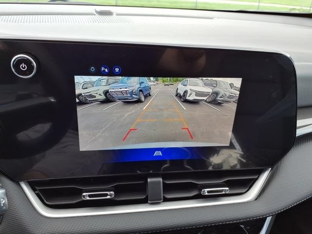 2027 Chevrolet Equinox LT - Photo 12