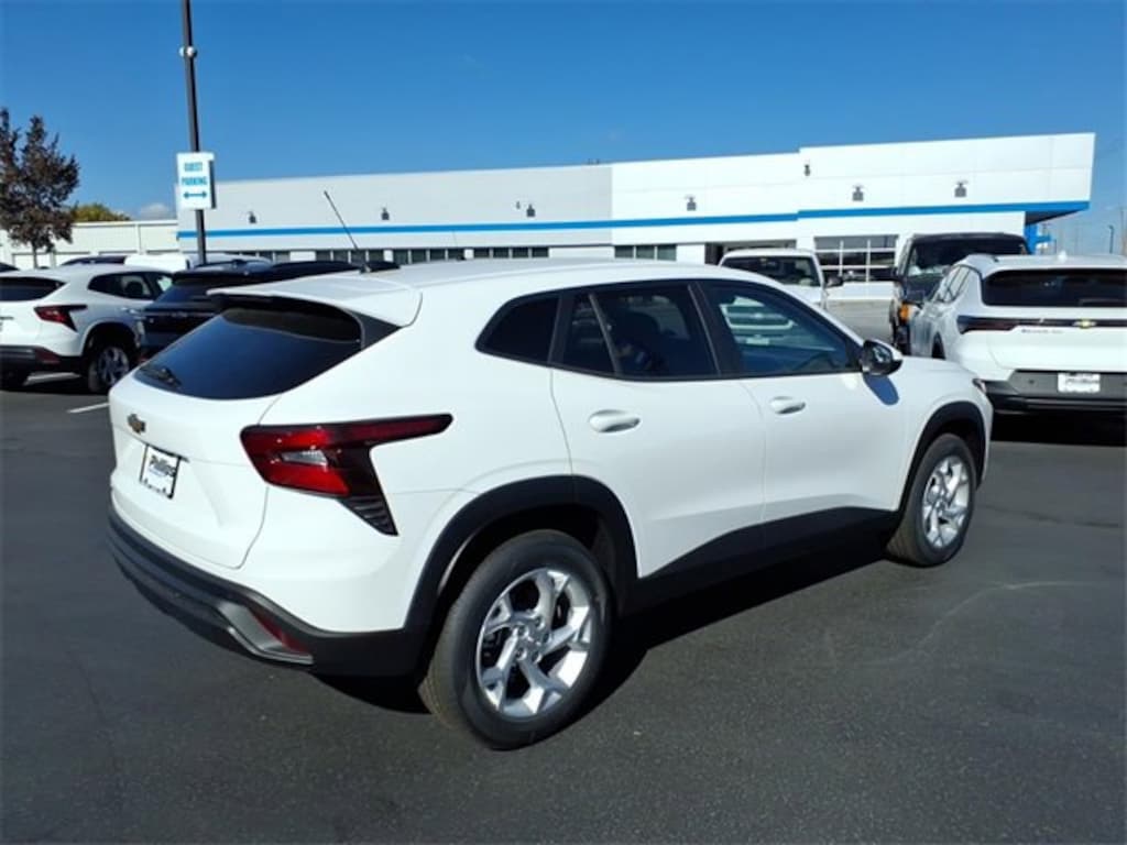 New 2026 Chevrolet Trax LS SUV