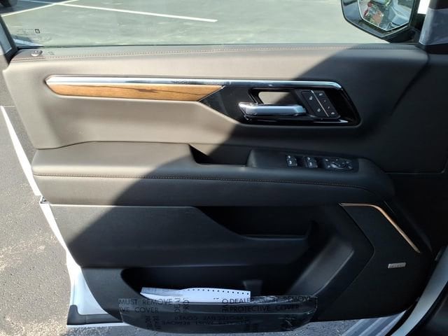 2026 Chevrolet Suburban High Country - Photo 12