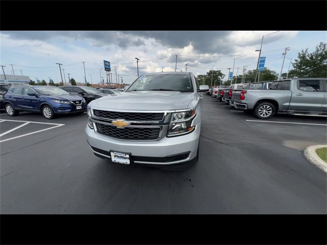 2019 Chevrolet Tahoe LT photo 3