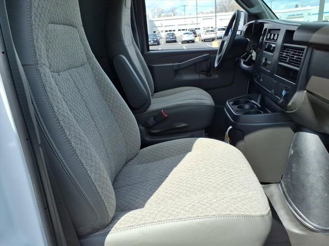 2026 Chevrolet Express Cargo Work Van - Photo 6