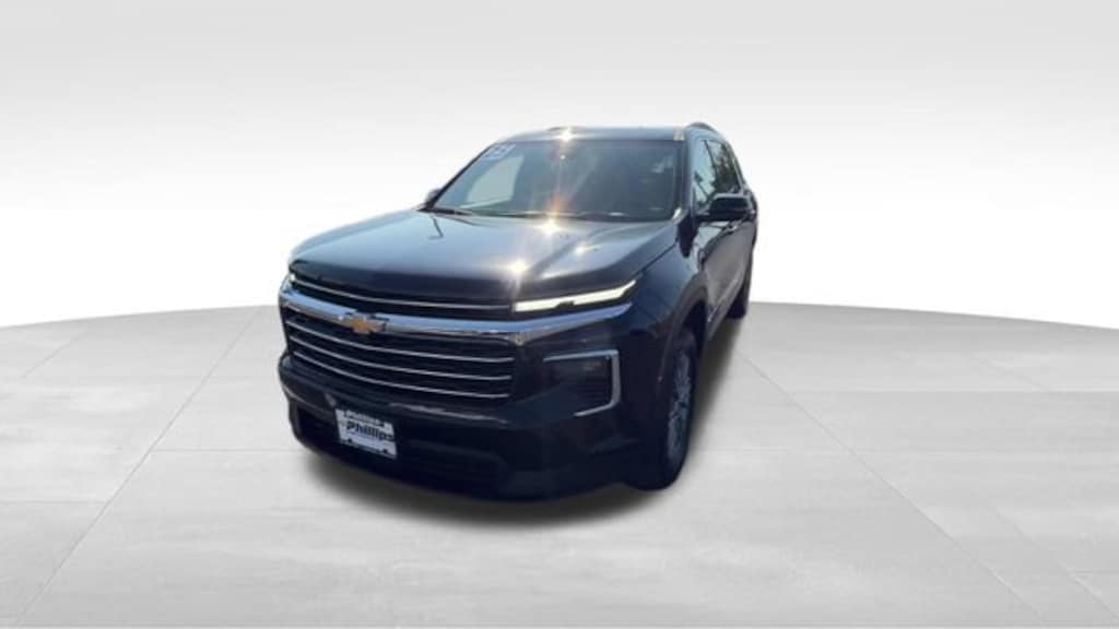 Used 2025 Chevrolet Traverse LT SUV