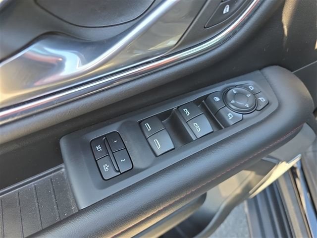 2022 Chevrolet Suburban RST - Photo 17