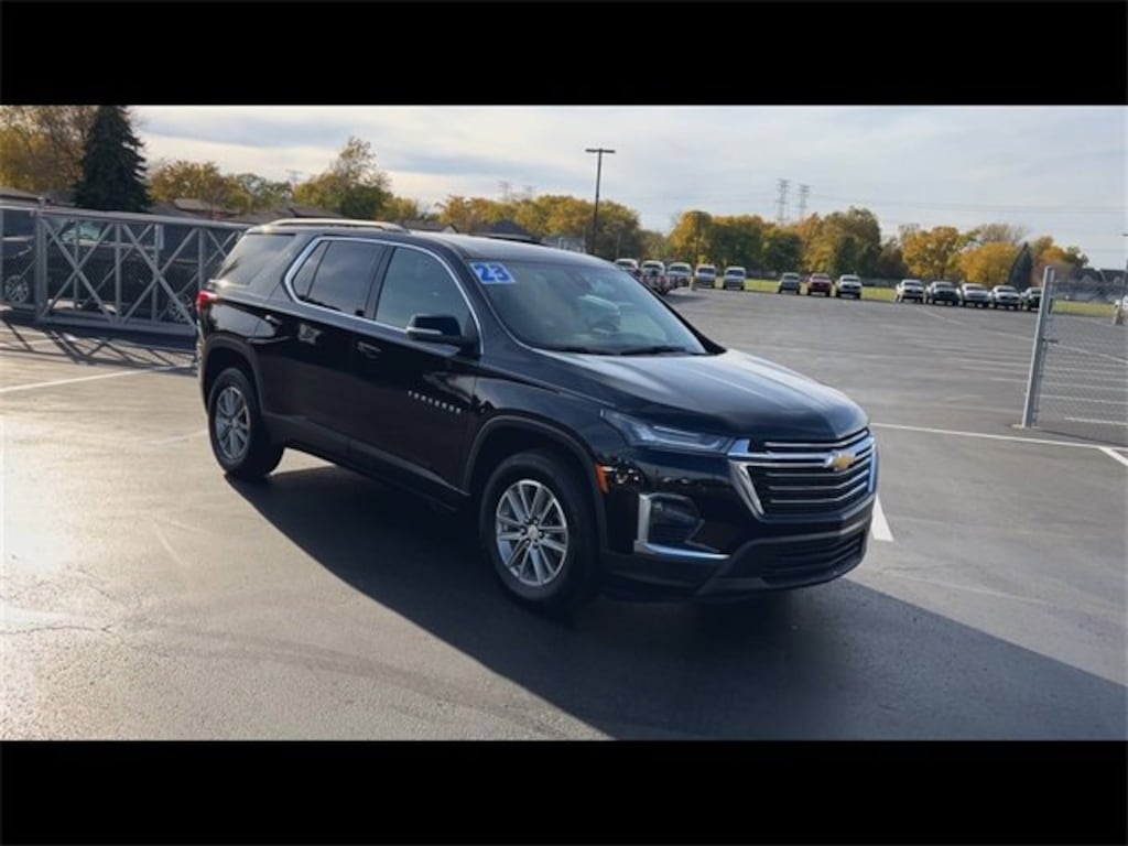 Used 2023 Chevrolet Traverse LT Leather SUV