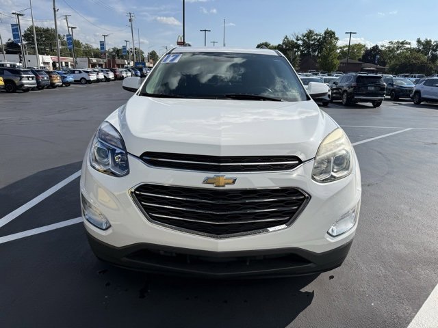 2017 Chevrolet Equinox LT photo 2