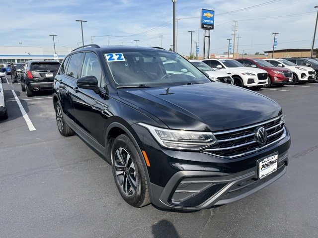 2022 Volkswagen Tiguan S photo 2