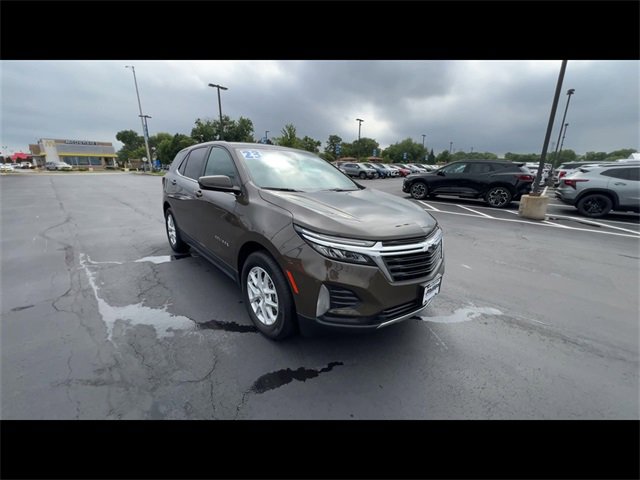 2023 Chevrolet Equinox LT photo 2