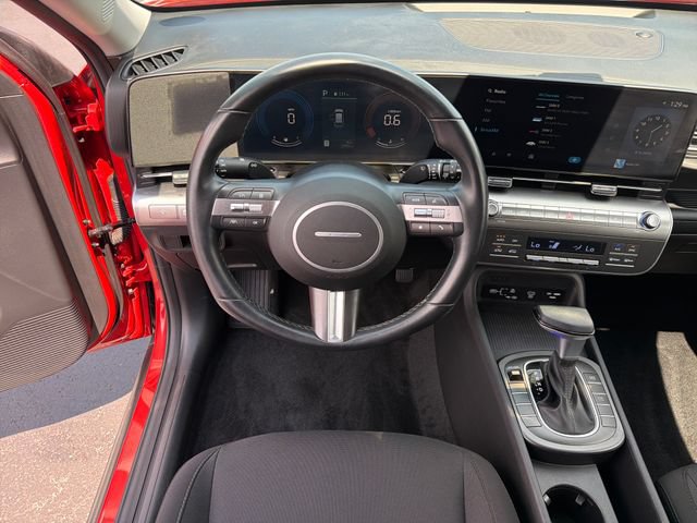 2025 Hyundai Kona SEL - Photo 15