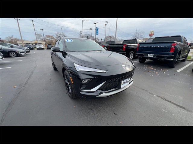 2024 Buick Envista ST photo 2