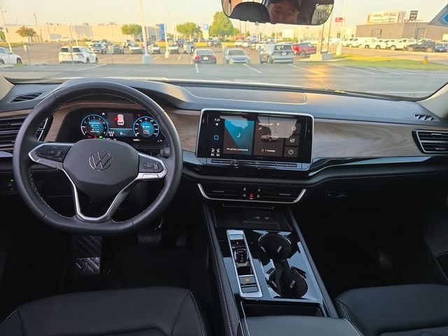 2024 Volkswagen Atlas SE w/Tech - Photo 14