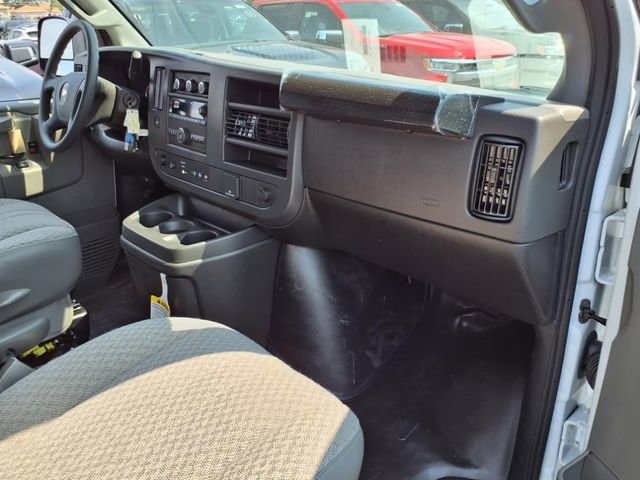 2025 Chevrolet Express Cargo Work Van - Photo 12