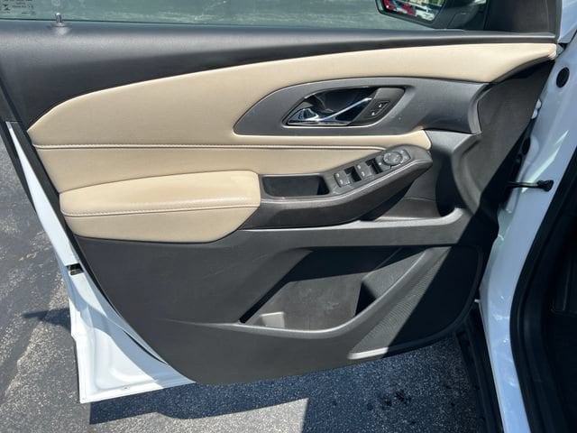 2023 Chevrolet Traverse LS - Photo 15