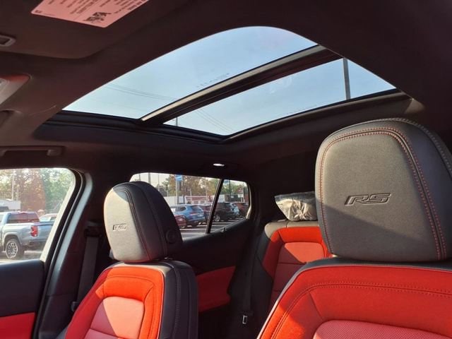 2025 Chevrolet Equinox EV RS - Photo 11