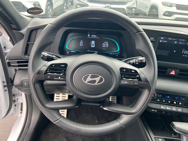 2025 Hyundai Elantra SEL - Photo 16