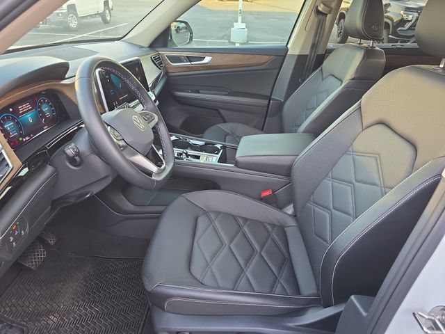 2024 Volkswagen Atlas SE w/Tech - Photo 10