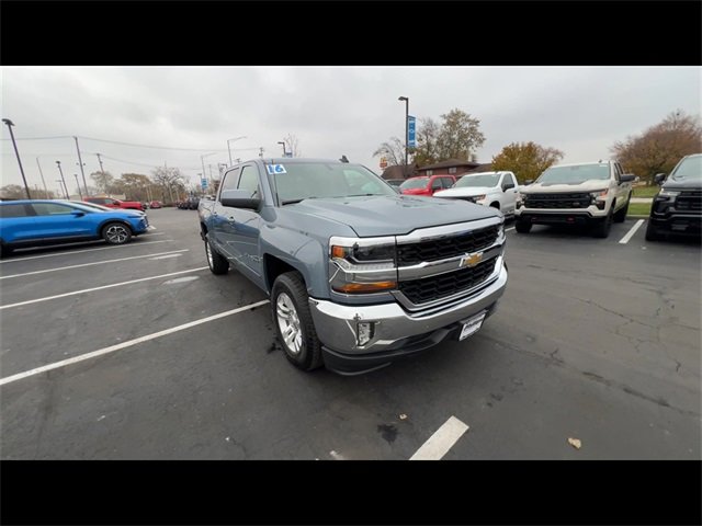 2016 Chevrolet Silverado 1500 LT photo 2