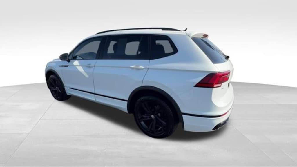 Used 2024 Volkswagen Tiguan 2.0T SE R-Line Black SUV
