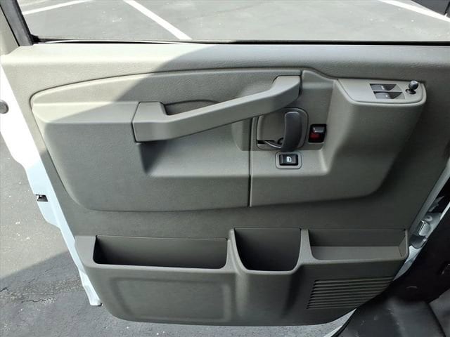 2026 Chevrolet Express Cargo Work Van - Photo 9