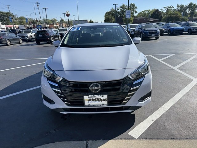 2023 Nissan Versa 1.6 SV photo 2