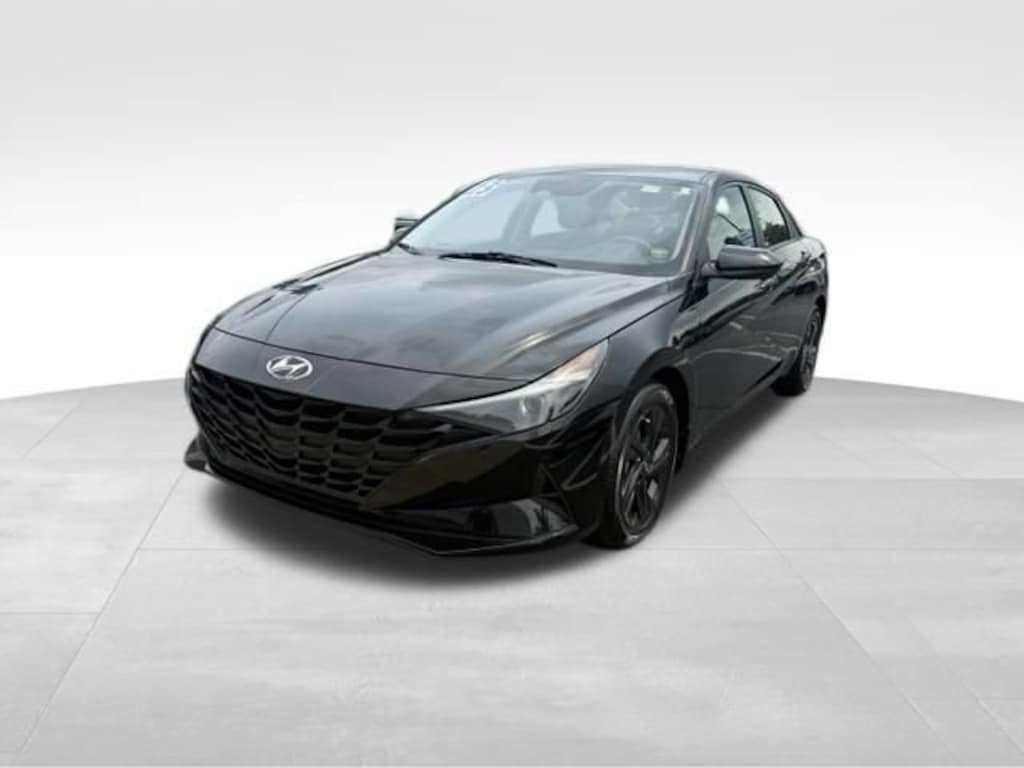 Used 2023 Hyundai Elantra SEL Sedan