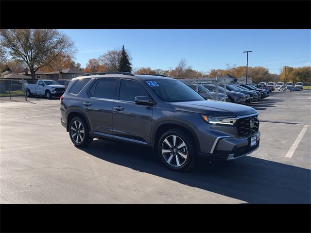 2025 Honda Pilot Touring photo 2