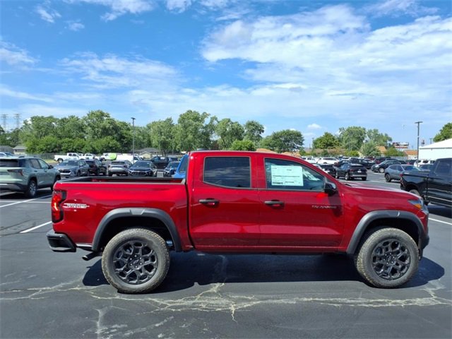 2026 Chevrolet Colorado Trail Boss photo 2