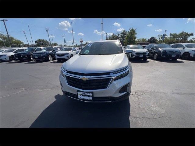 2022 Chevrolet Equinox LT photo 3